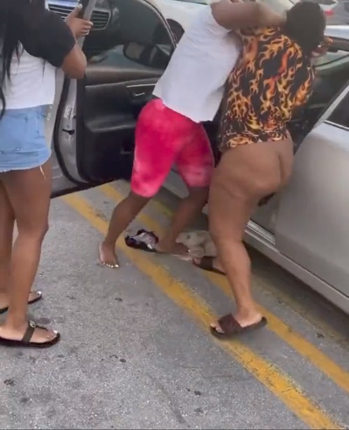 Thick ladies fighting over a man Naked In Public 18+ Video