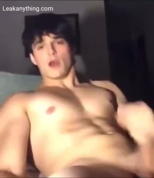 Jacob Elordi Masturbating 